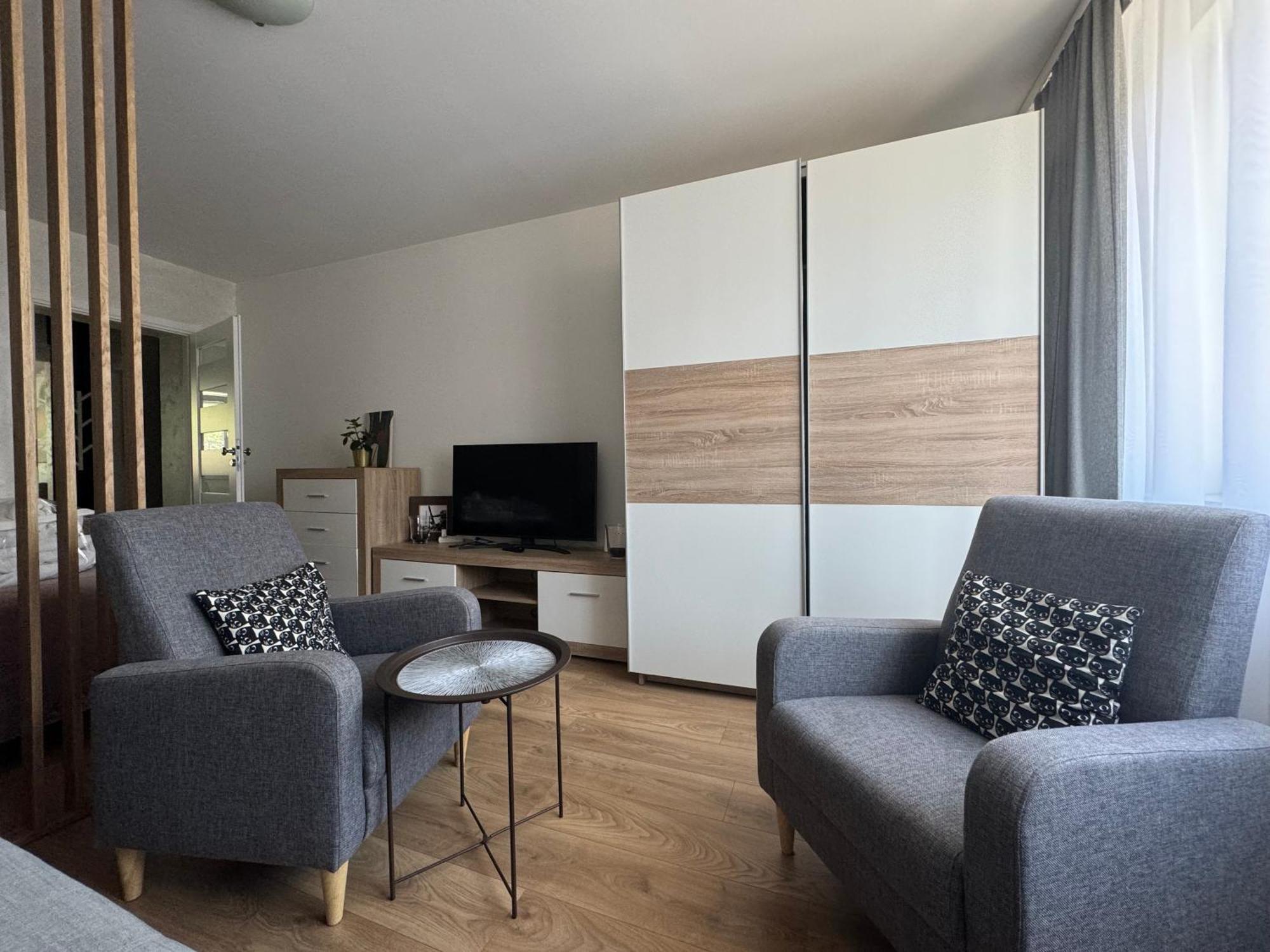 Apartment Kalwaryjska Spot In A Good Location