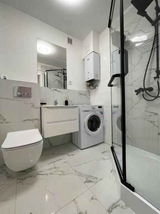 Apartment Kalwaryjska Spot In A Good Location Krakau